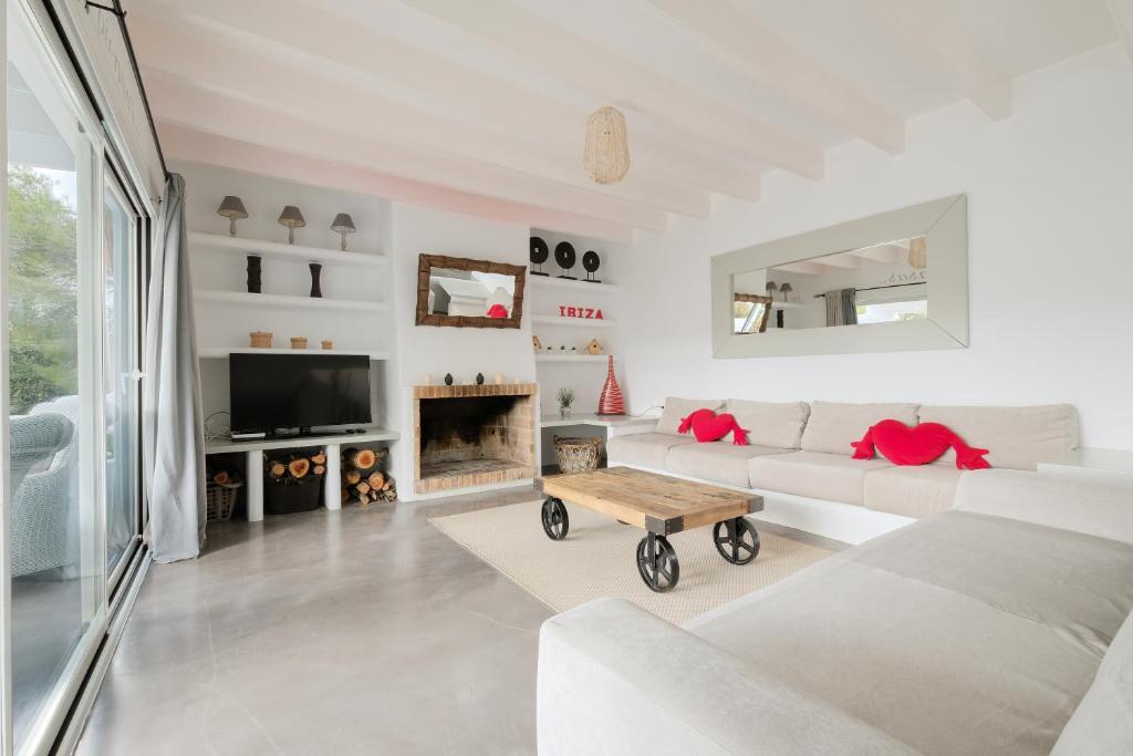 Villa Clara Ibiza, Santa Eularia des Riu – Bijgewerkte ...