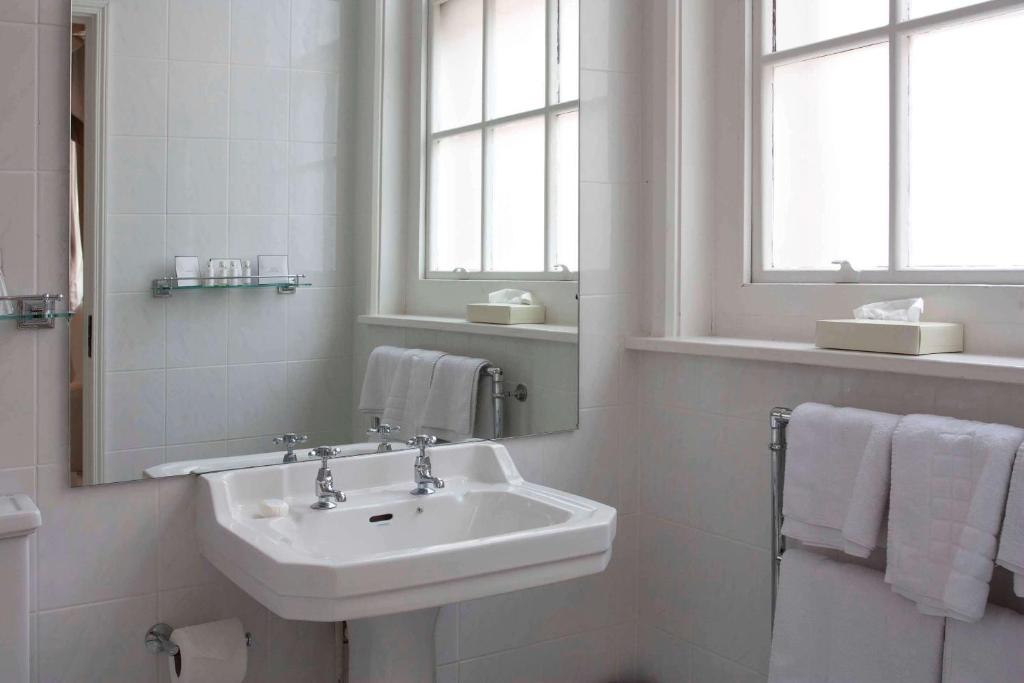 St James Hotel; BW Premier Collection - Resim 23