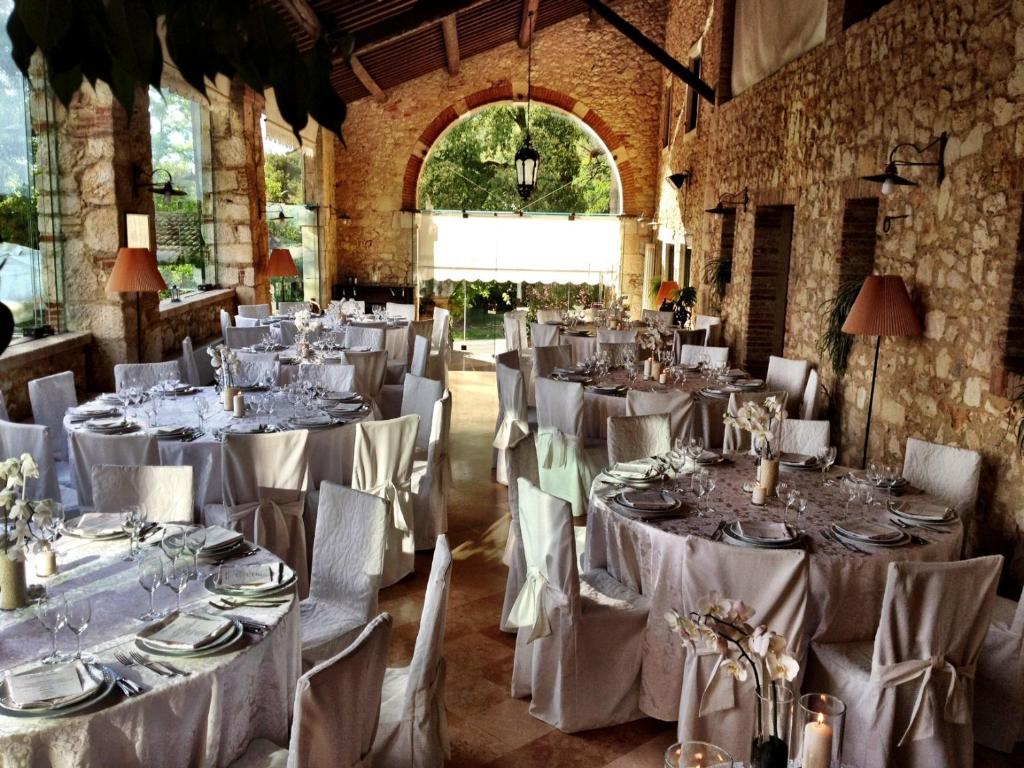 Restauracja lub miejsce do jedzenia w obiekcie Agriturismo Le Vescovane
