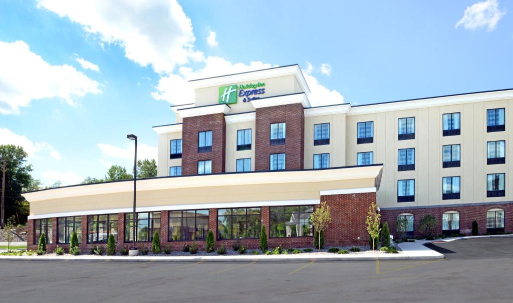 a rendering of the front of a hotel at Holiday Inn Express & Suites Geneva Finger Lakes, an IHG Hotel in Geneva