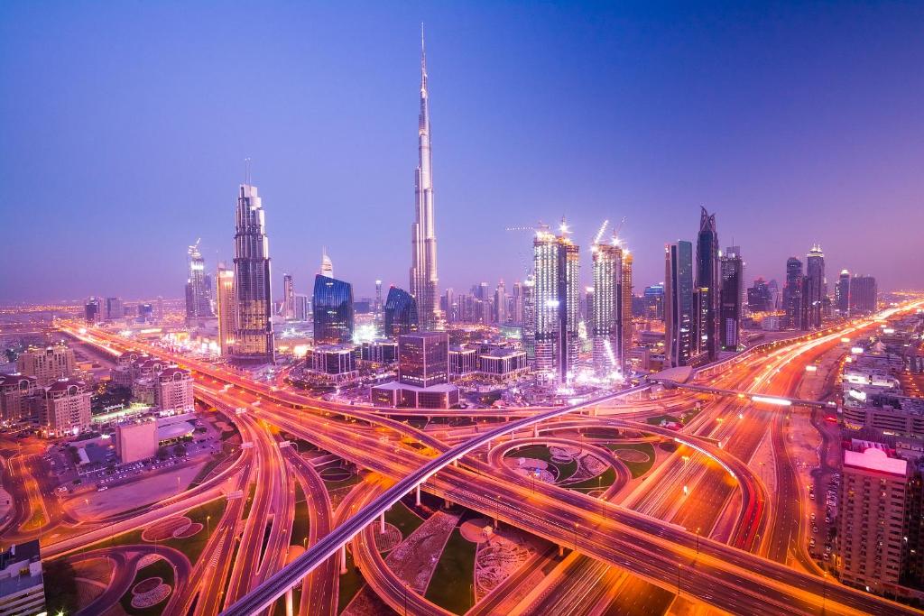 Nespecifikovaný výhled na destinaci Dubaj nebo výhled na město při pohledu z hotelu