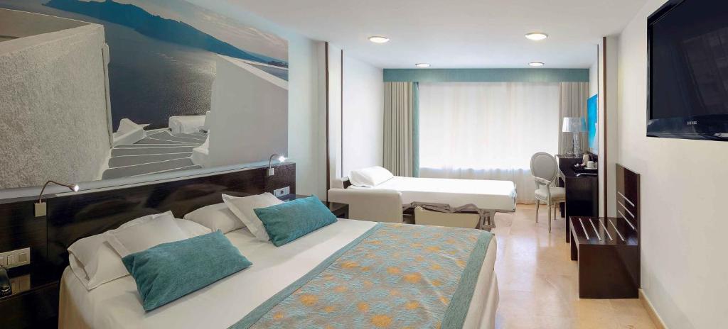 Hotel Villa del Mar - Standard Double Room (1 Adult + 3 Children)