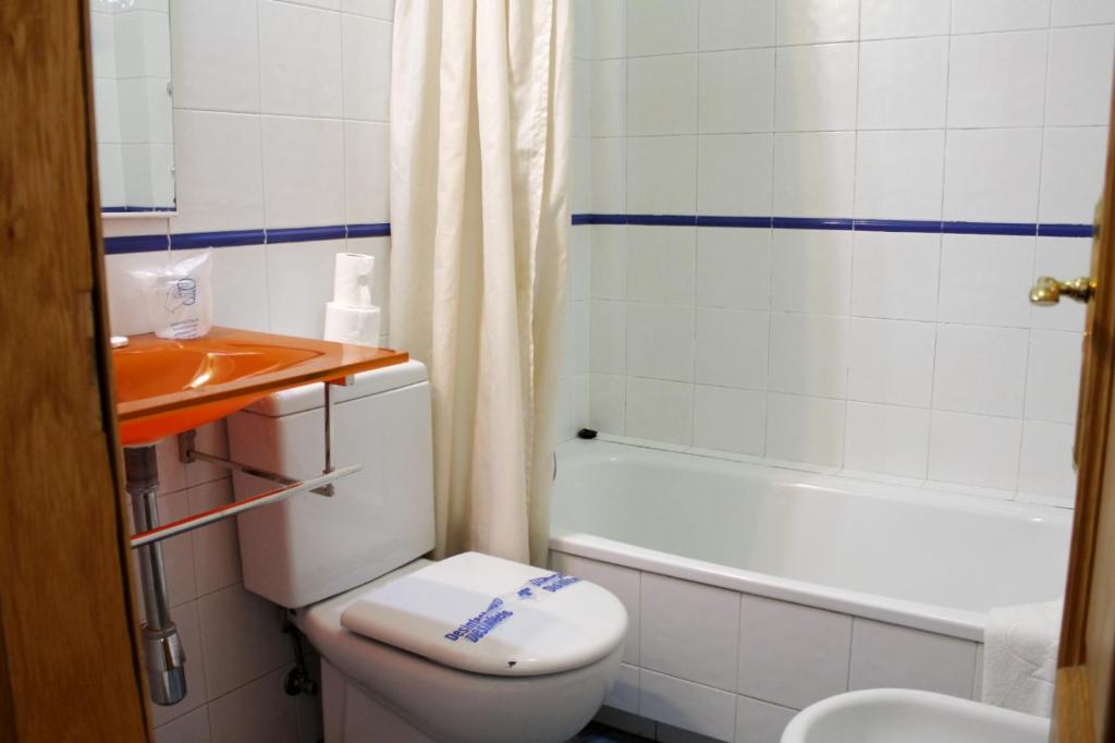 Hotel Hórreo by Bossh! Hotels - Resim 10