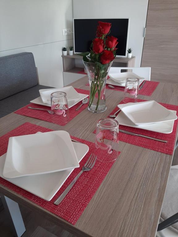 Televízia a/alebo spoločenská miestnosť v ubytovaní Mobile Home whit sea view LAVOJESA