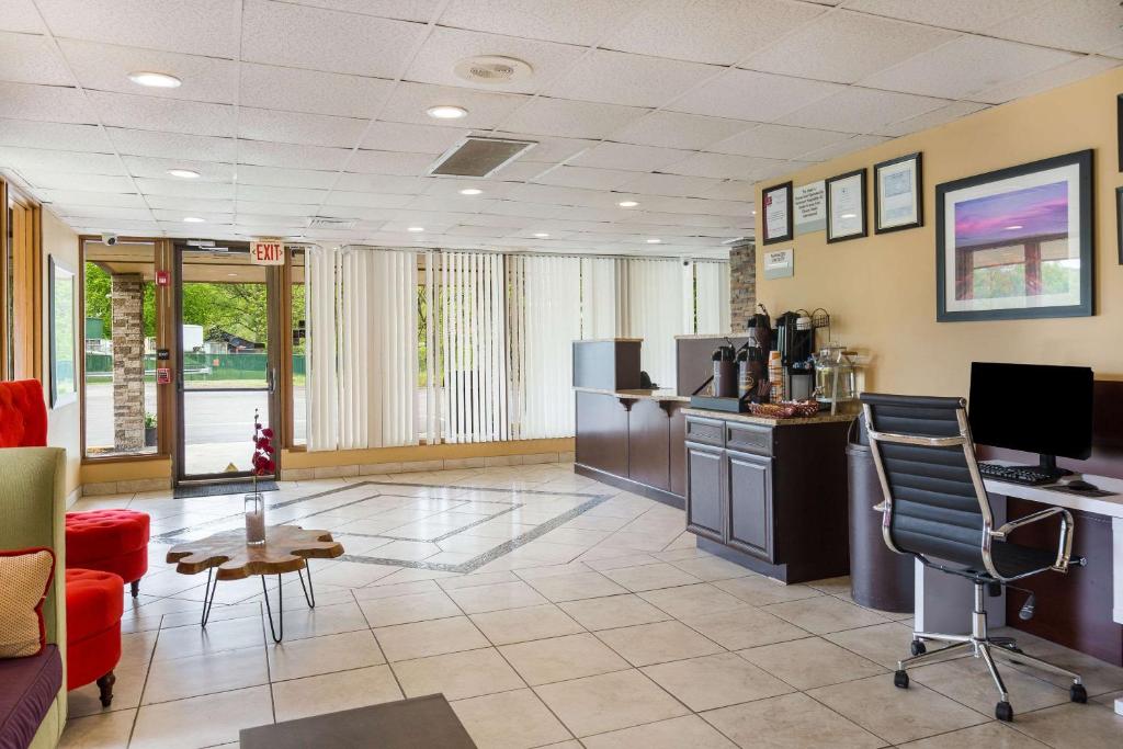 Pocono Inn & Banquet - Stroudsburg photo