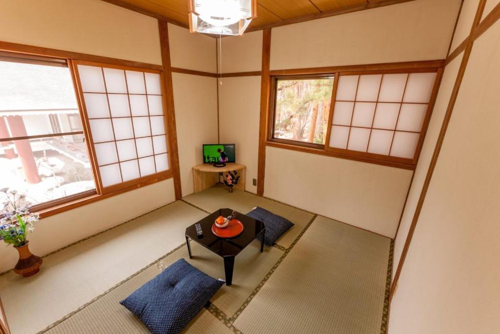 Posezení v ubytování 金剛寺 宿坊 成穂院