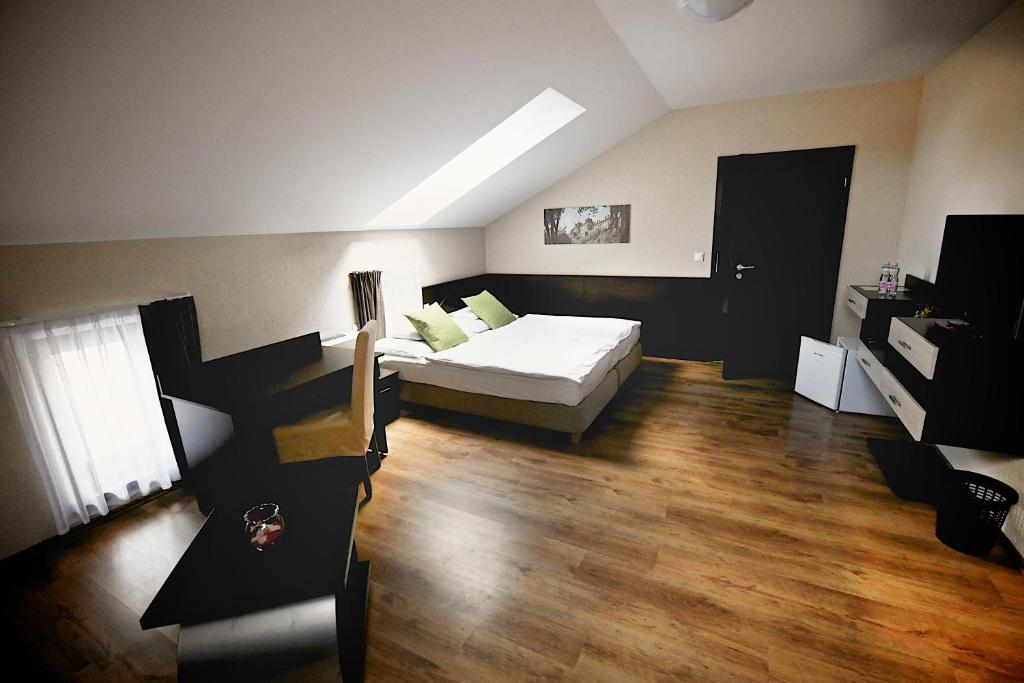 Część wypoczynkowa w obiekcie Ezüsthíd Hotel