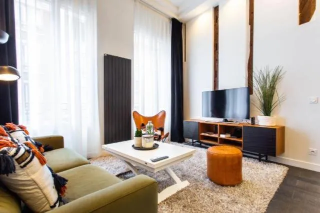 CMG Grand Boulevards / Sentiers II, Paris, France