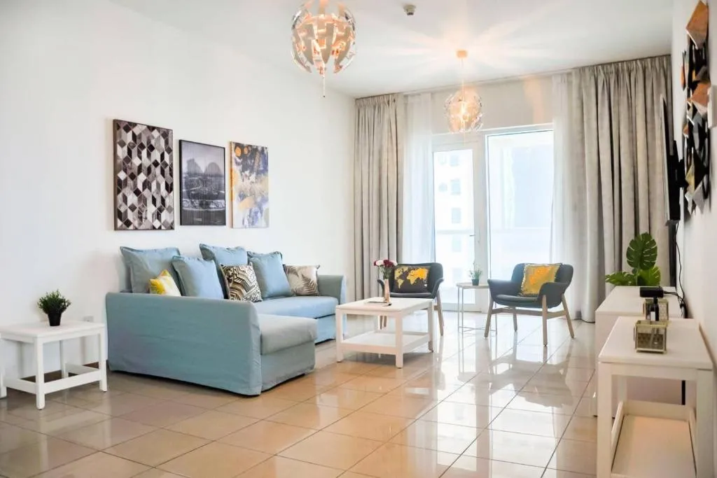 Houst Holiday Homes - Upgraded 2 Bedroom Apartment with Sea Views, Alantos, United Arab Emirates