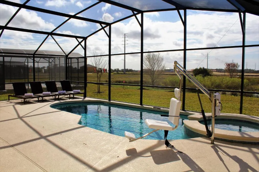 Crofton Springs, Pet Friendly Vacation Home on Gated Golf Resort, Private Pool & Spa, Davenport, United States