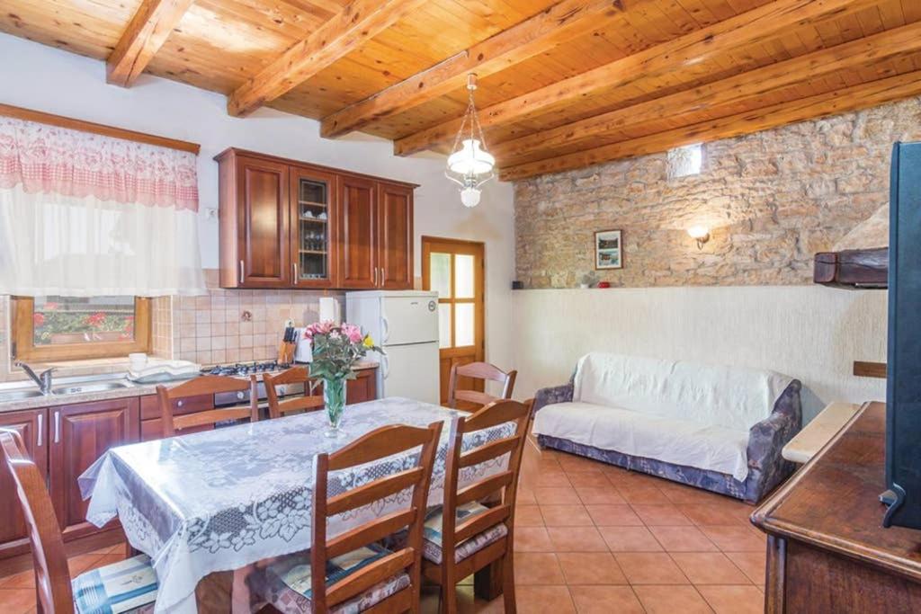Zdjęcie z galerii obiektu Villa Roža w mieście Žminj