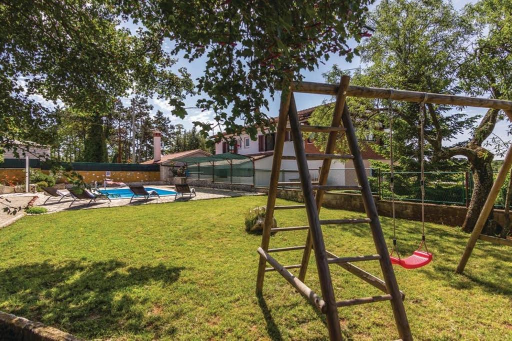 Zdjęcie z galerii obiektu Villa Roža w mieście Žminj