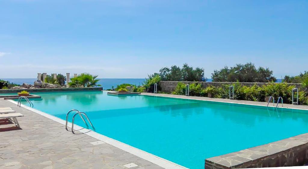 Bazén v ubytování Picchio Hotel Pescoluse nebo v jeho okolí