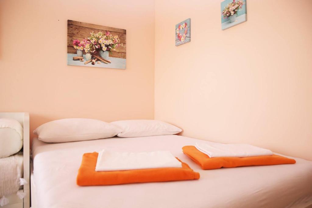 Postel nebo postele na pokoji v ubytování Villa mit Whirlpool für 32 Per