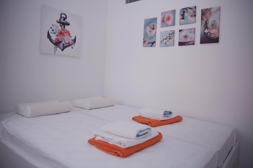 Postel nebo postele na pokoji v ubytování Villa mit Whirlpool für 32 Per