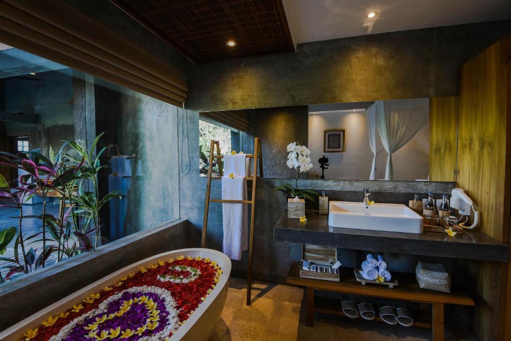 Cucina o angolo cottura di Purana Suite Ubud