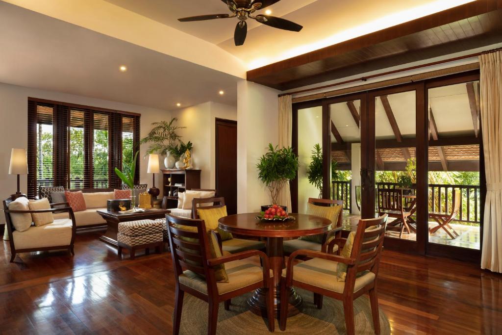 Posezení v ubytování Anantara Angkor Resort