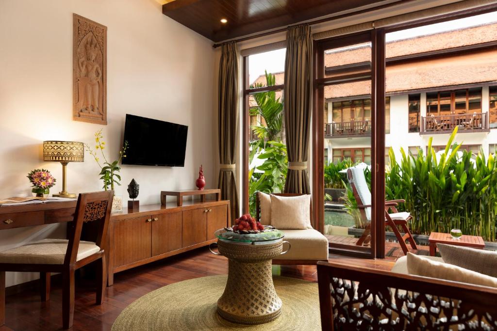 TV a/nebo společenská místnost v ubytování Anantara Angkor Resort