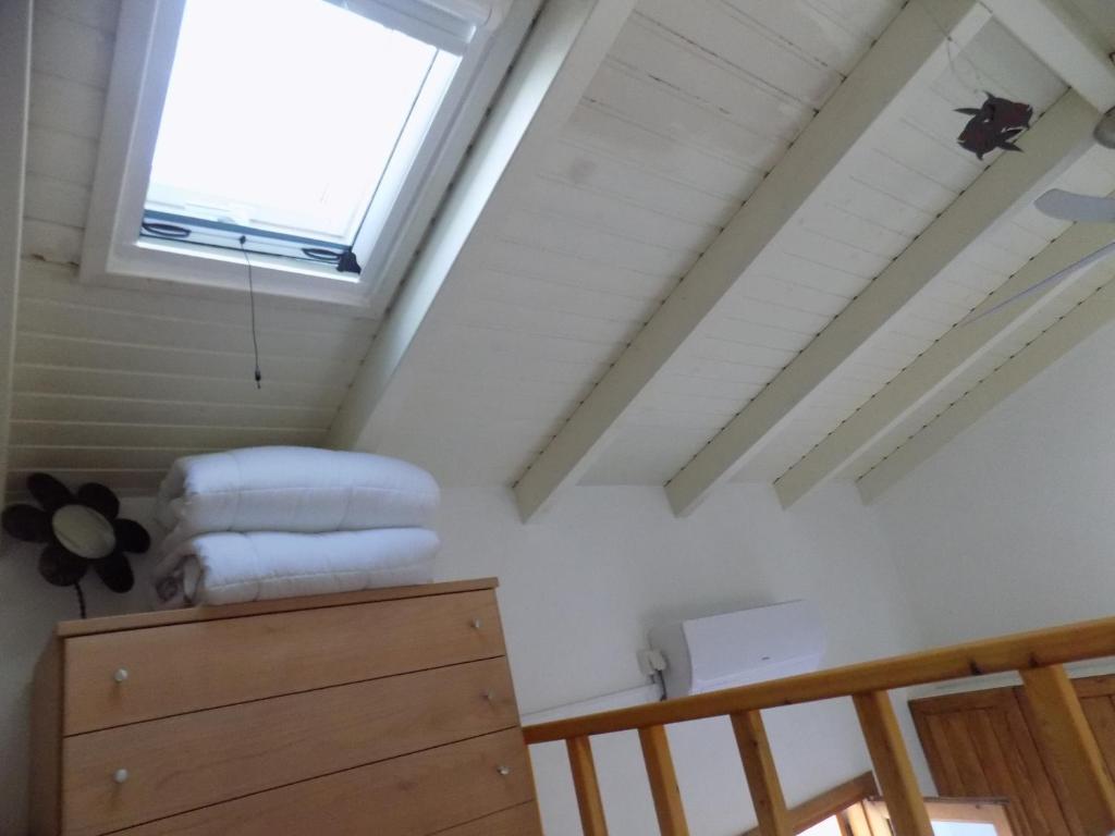 Postel nebo postele na pokoji v ubytování Cottage1Το μικρό σπίτι στο λιβαδι