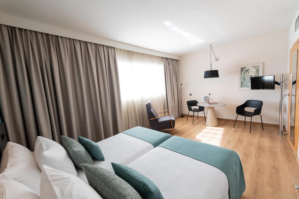 Aparthotel Atenea Barcelona - Resim 7