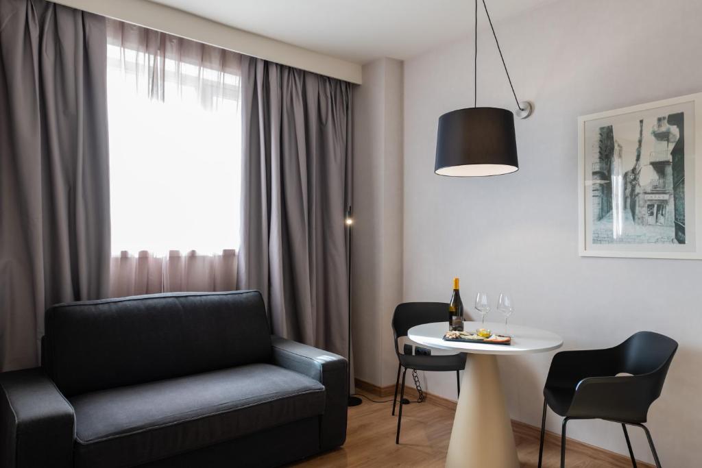 Aparthotel Atenea Barcelona - Resim 26