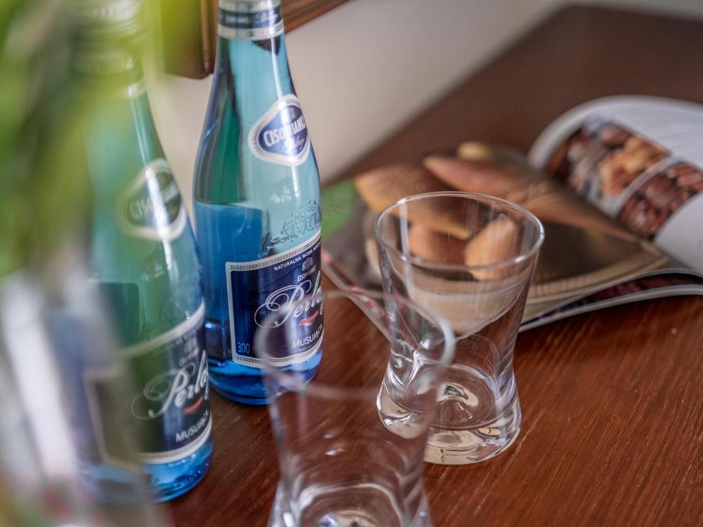 Nápoje v ubytování Villa Magnat SPA, JACUZZI, SAUNA, TĘŻNIA SOLANKOWA