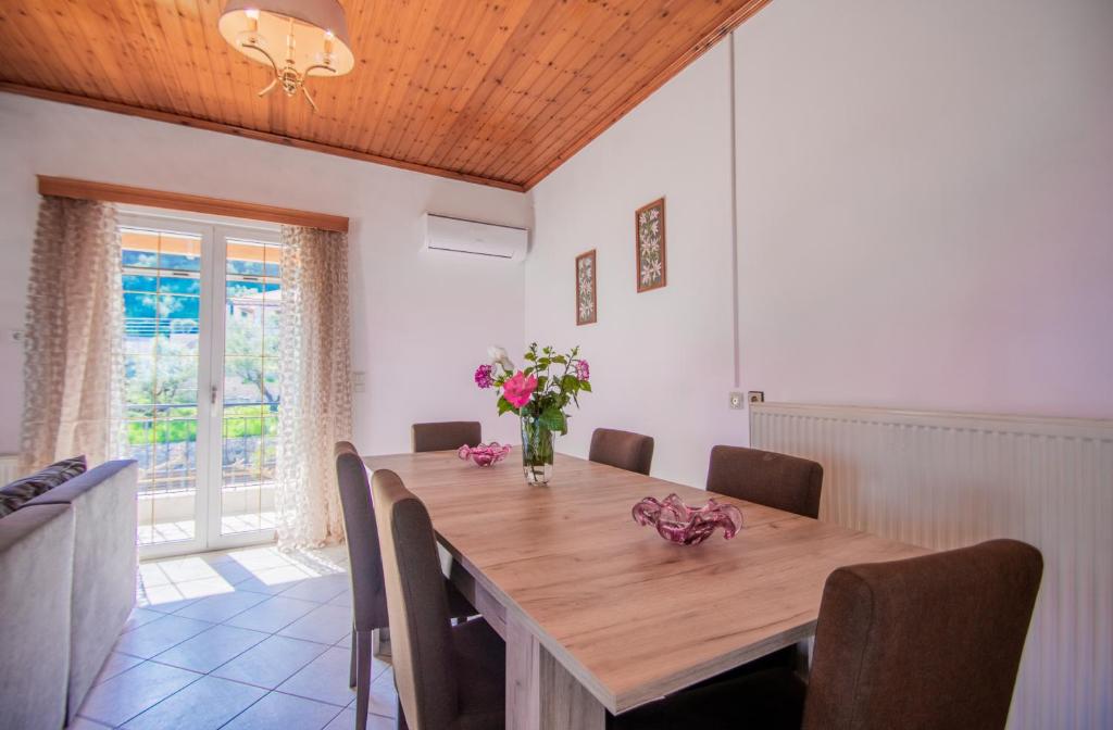 Posedenie v ubytovaní Family Private Homes & Sea View by "elite"