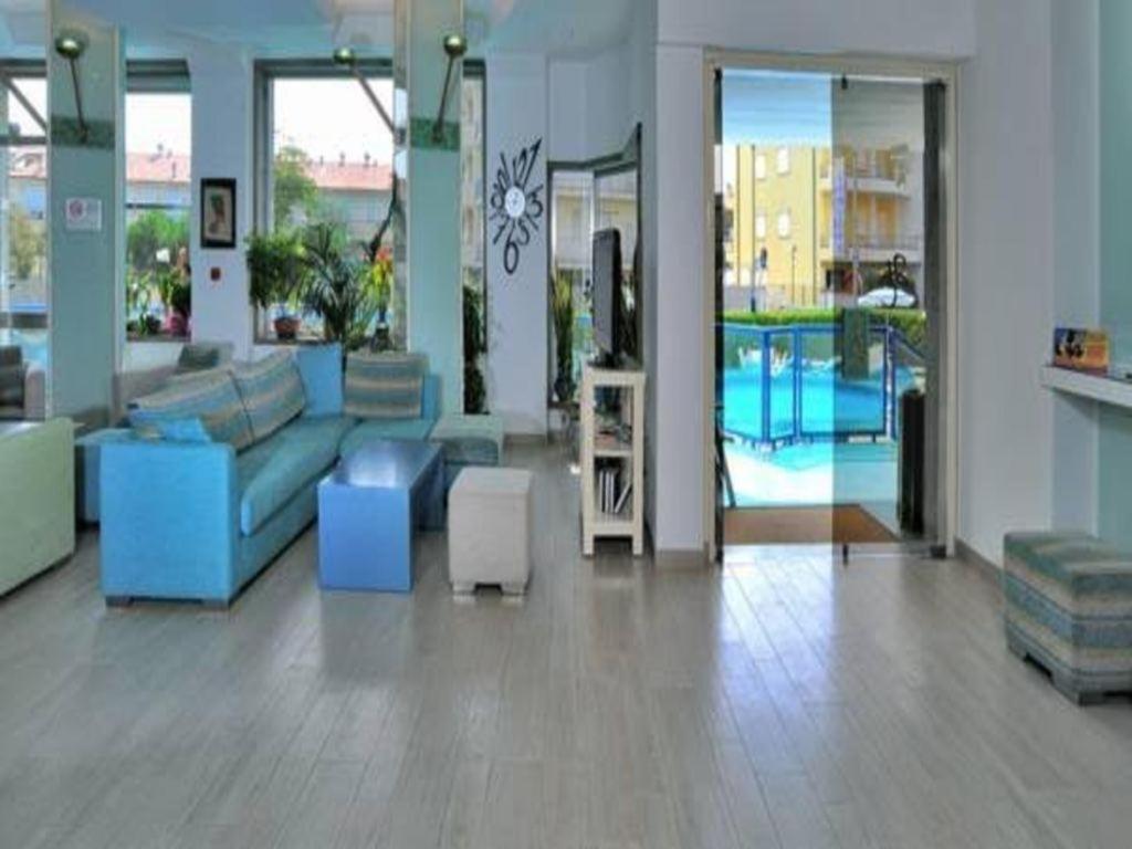 Bazén v ubytování Hotel Concord nebo v jeho okolí