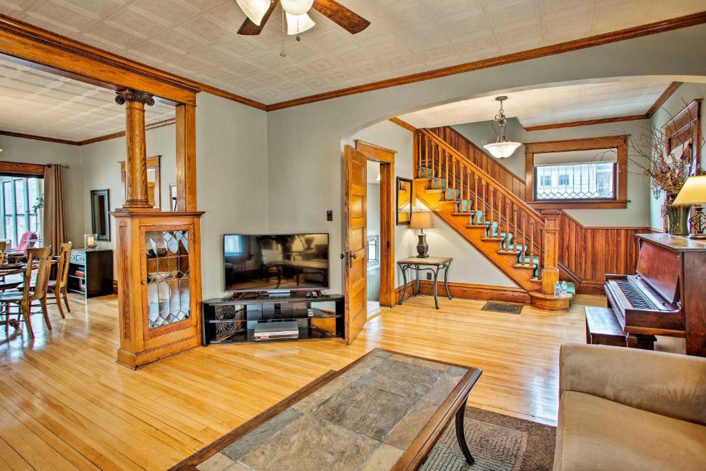 Ferienhaus Updated Albert Lea Home By Fountain Lake and Main St (USA Albert Lea)