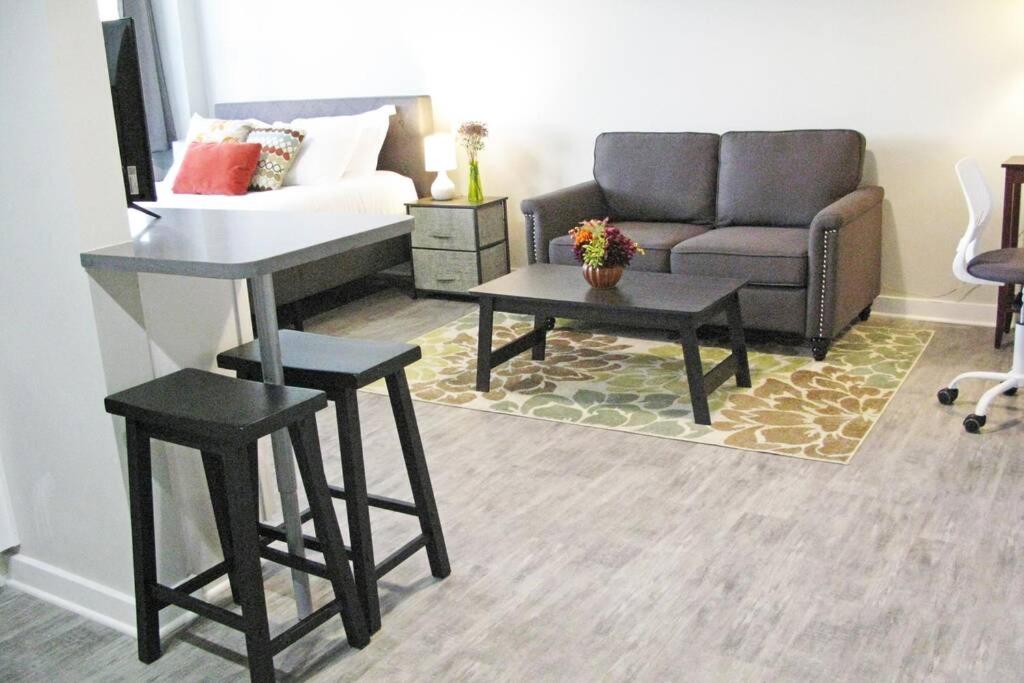Apartment Downtown New Modern Loft With Full Mobile Usa Booking Com