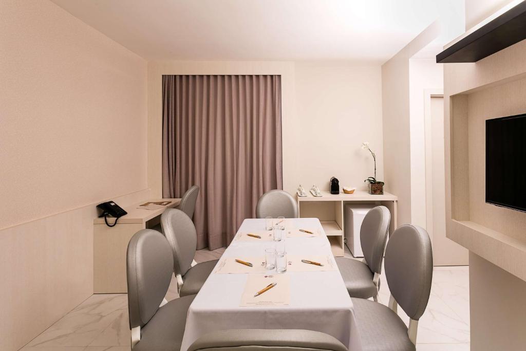  Best Western Plus Copacabana Design Hotel