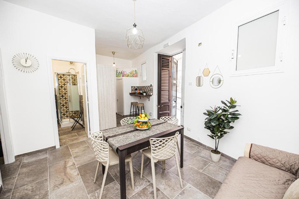 Kuchnia lub aneks kuchenny w obiekcie Casa Raffadali, in centro storico a Palermo