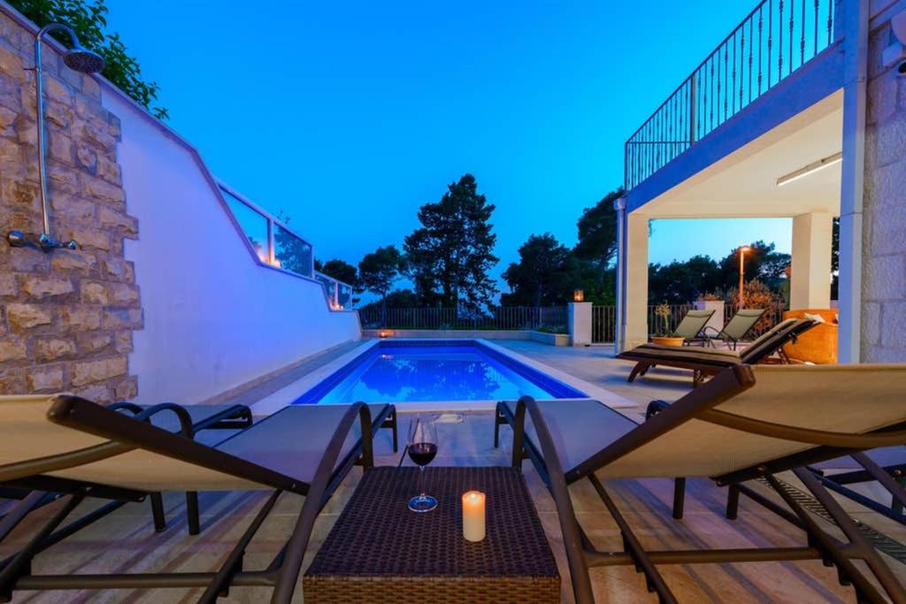 Bazén v ubytovaní Villa Mlini with private Pool and Sea view alebo v jeho blízkosti