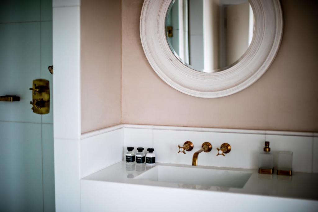 Monsieur George Hotel & Spa - Champs-Elysées - Resim 38