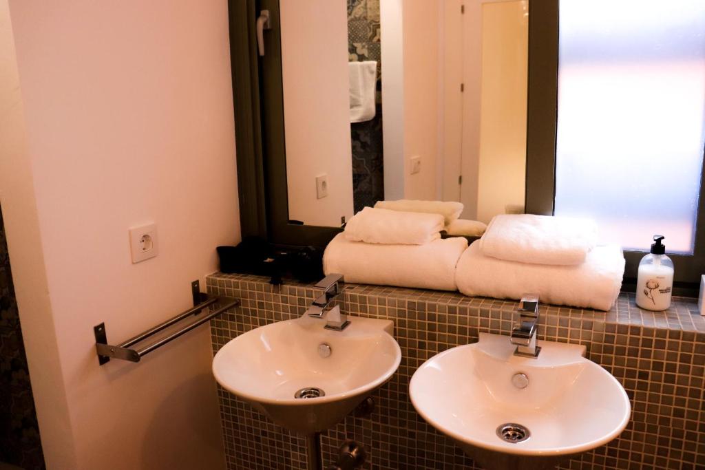 A bathroom at Urban House Siurot 33