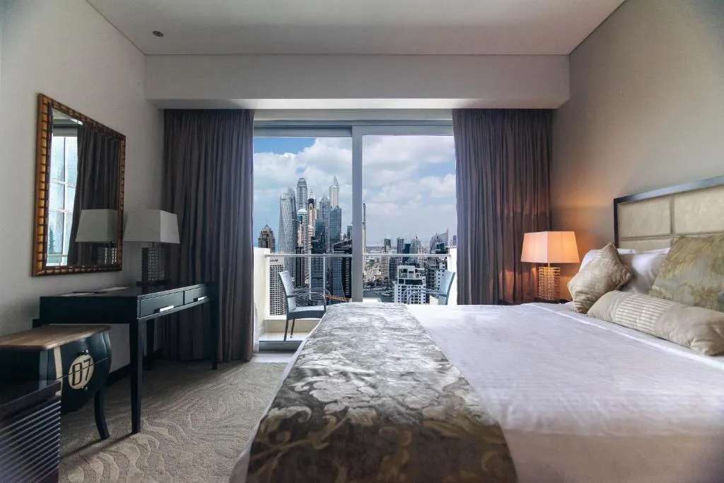 Lux BnB Dubai Marina- Studio Marina View, Alantos, United Arab Emirates