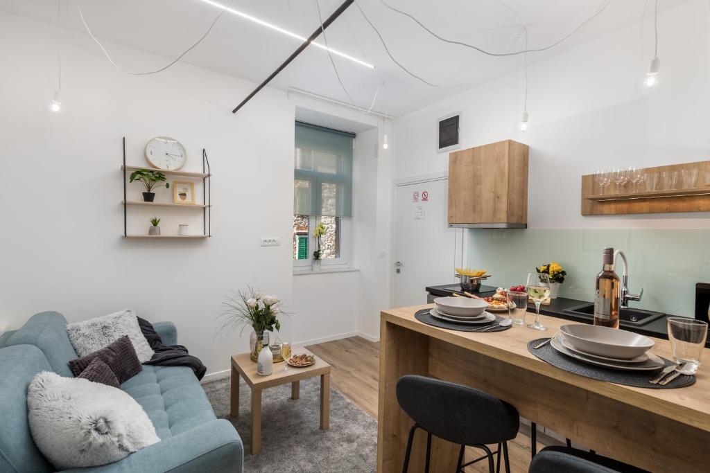 Saint Vitus Apartments with balcony - 4