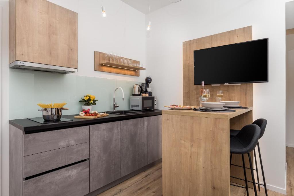 Saint Vitus Apartments with balcony - 12