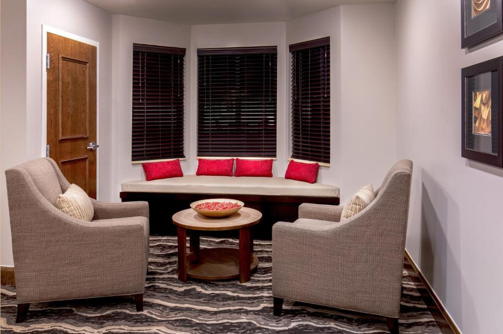 Staybridge Suites Charlottesville Airport by IHG photo