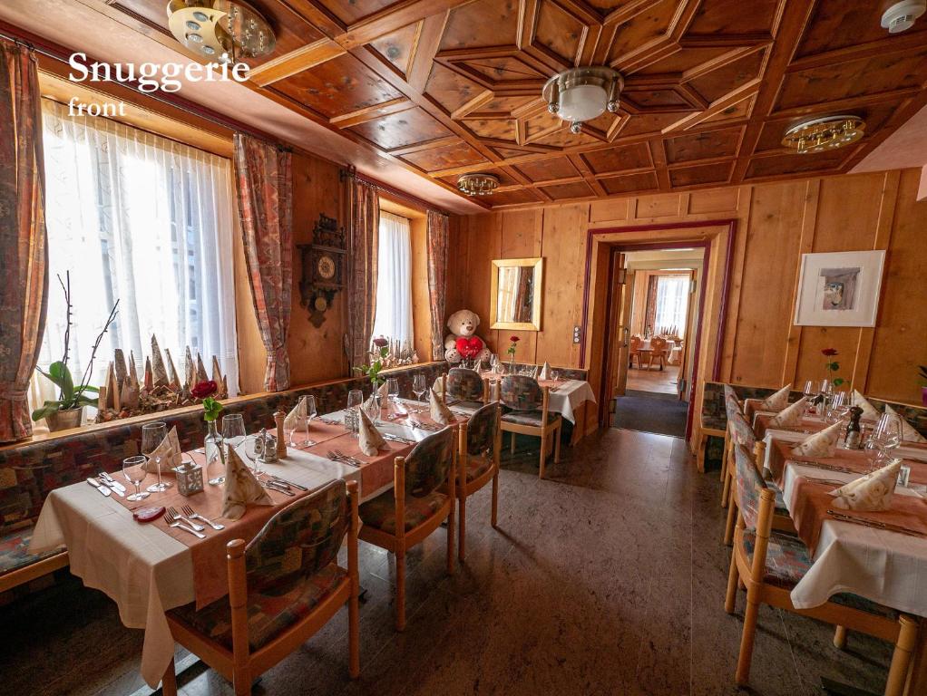 Restaurace v ubytování Hotel Restaurant Rätia