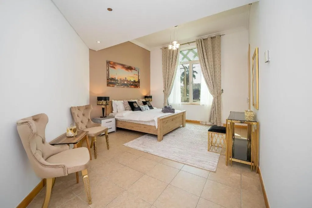 Luton Vacation Homes -Shoreline Apartment, RIVA Beach Club access, Dubai, Emiratele Arabe Unite