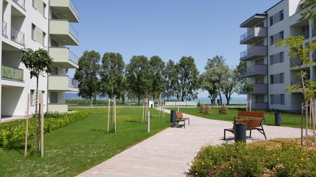 Lelle Resort B21 8638 Balatonlelle, 50 Honvéd utca B lépcsőház, 2. emelet 21 kép - 1