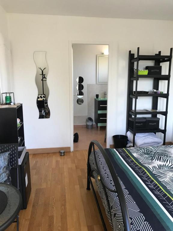 Postel nebo postele na pokoji v ubytování Chambre en Ardèche du Sud