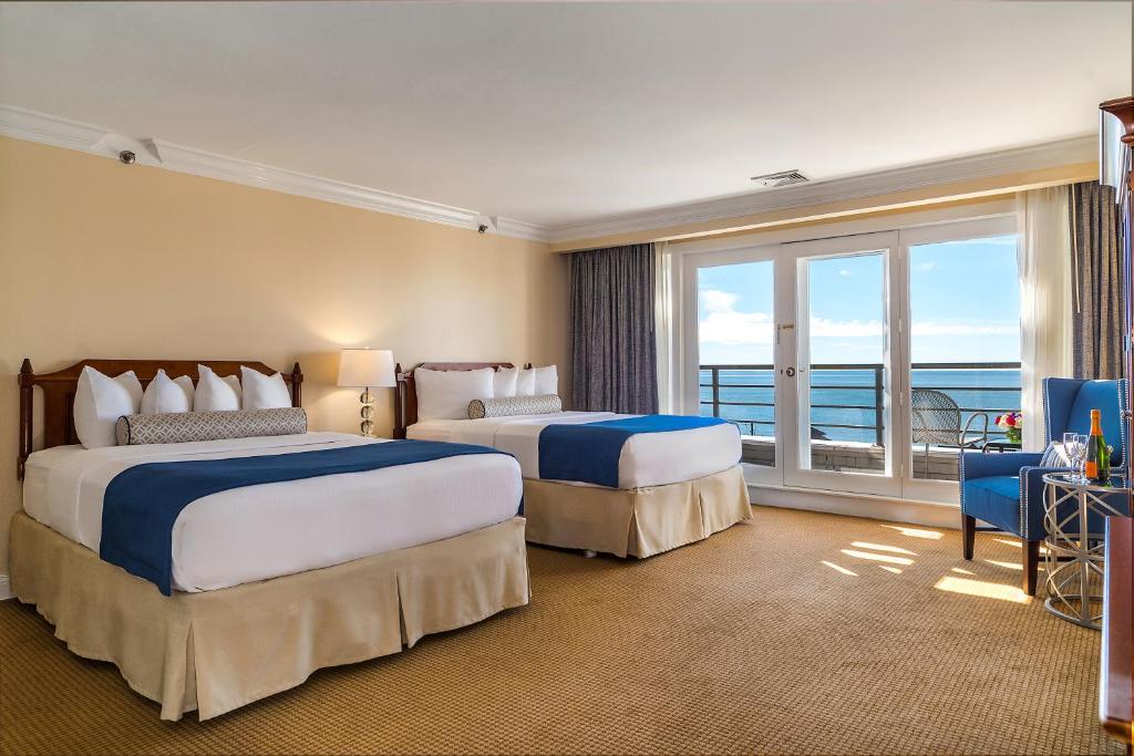 Water's Edge Resort & Spa - Queen Room With Two Queen Beds With Balcony