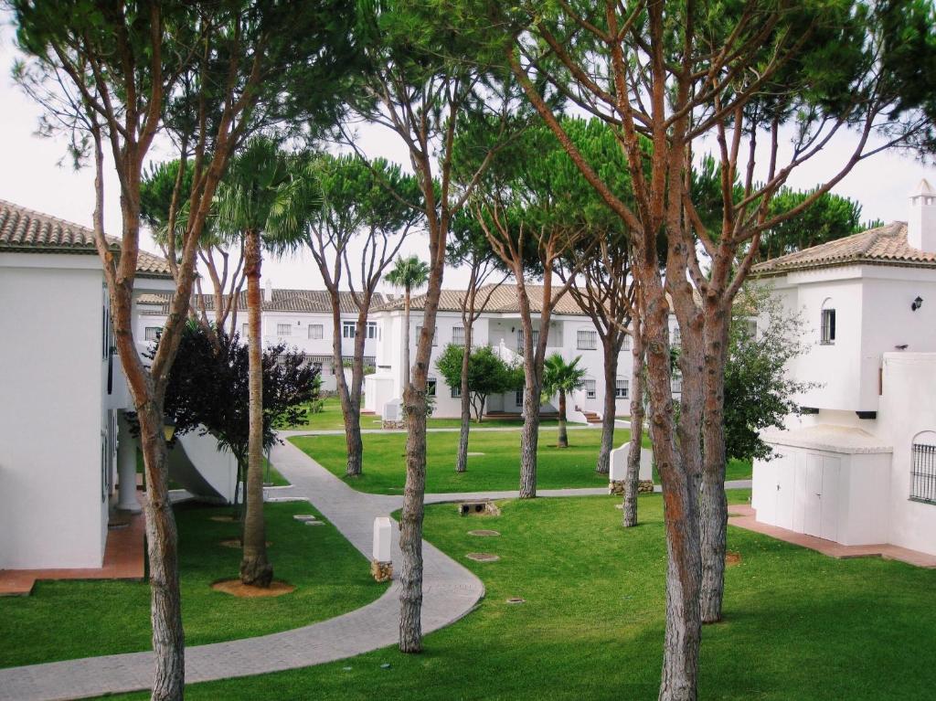 A garden outside Apartamento La Barrosa, Chiclana