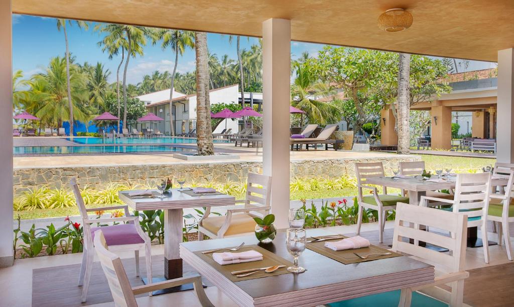 Bazén v ubytování Avani Kalutara Resort nebo v jeho okolí