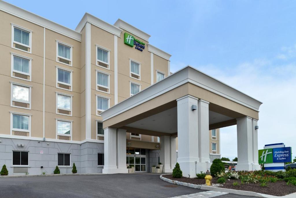 Foto dalla galleria di Holiday Inn Express & Suites Peekskill-Lower Hudson Valley, an IHG Hotel a Peekskill