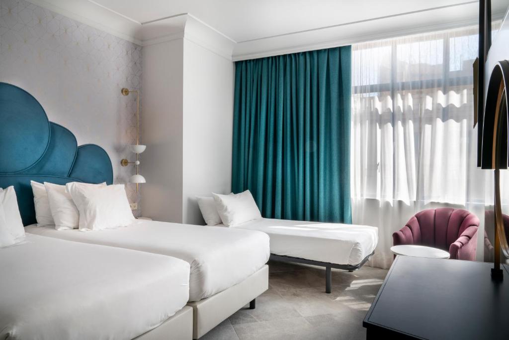 
Double Room with Extra Bed
