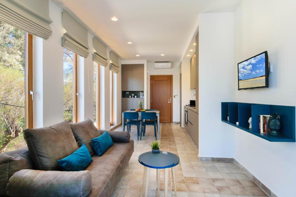 Xenios Dias Luxury Apartments With Sea View - 14