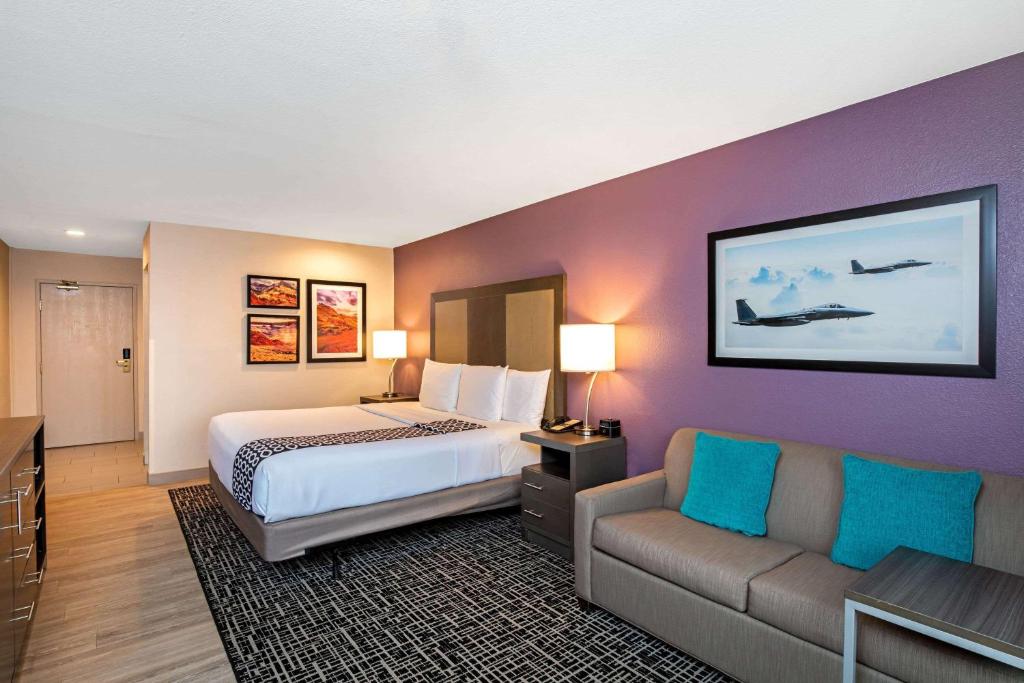 La Quinta Inn & Suites by Wyndham Las Vegas Nellis - Executive King Room - Nichtraucher